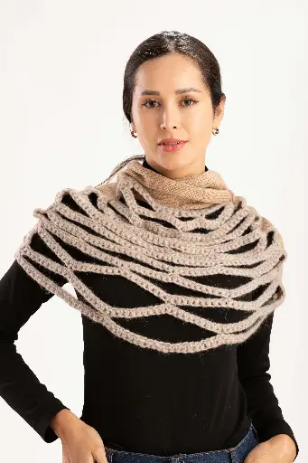 Cuellera tejida sobre panel jersey 